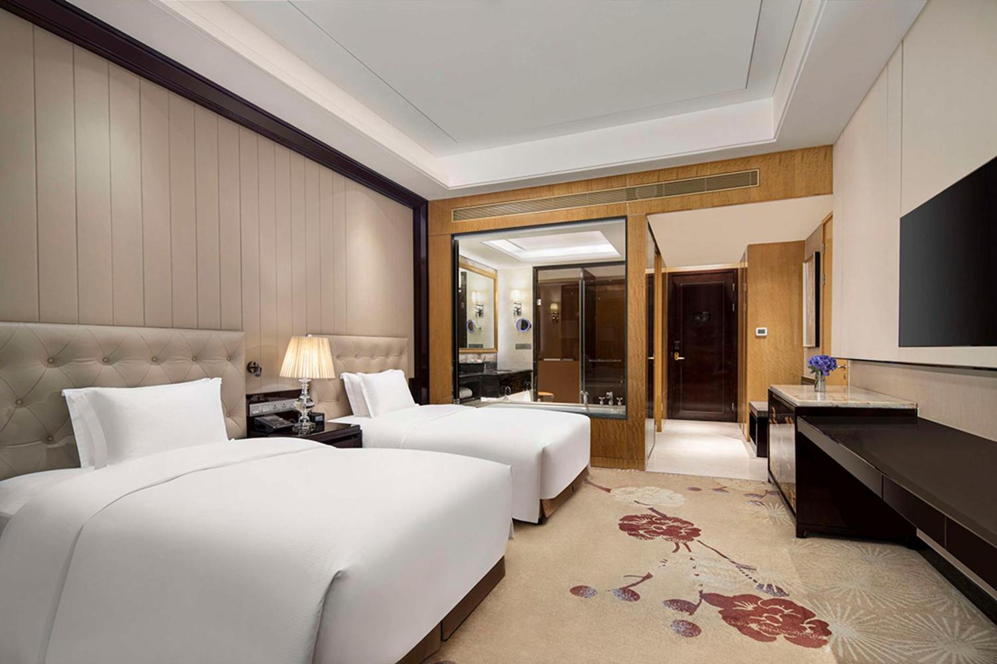 Отель Hilton Nanjing Нанкин Экстерьер фото