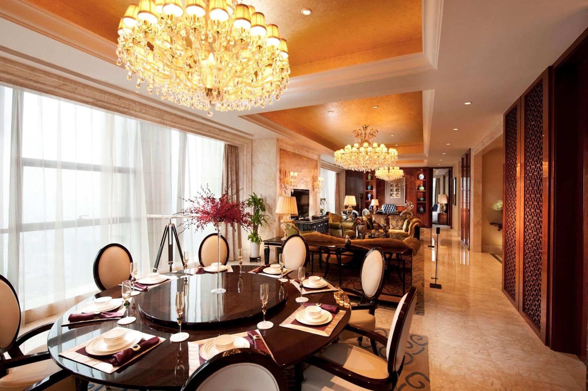 Отель Hilton Nanjing Нанкин Экстерьер фото
