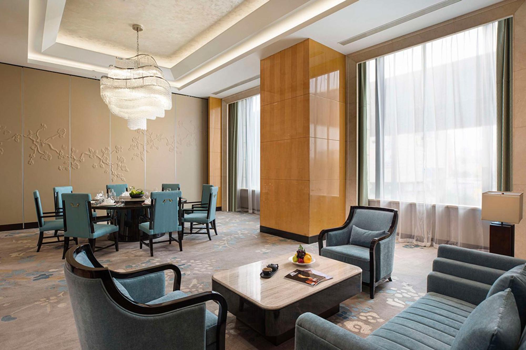 Отель Hilton Nanjing Нанкин Экстерьер фото
