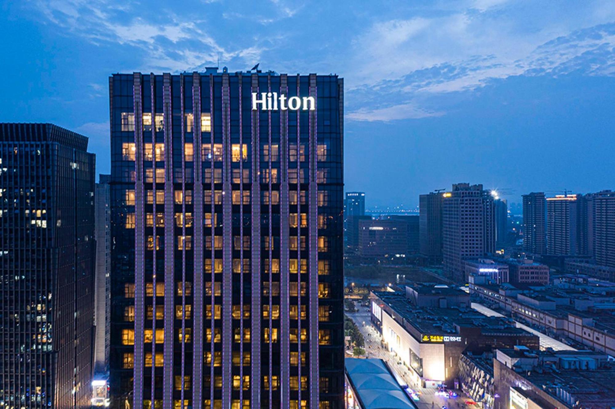 Отель Hilton Nanjing Нанкин Экстерьер фото